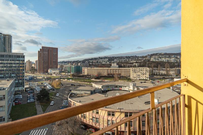 Prodazha 4-komnatnaya, 4-komnatnaya, Č. Parašutistov, Bratislava - Nov