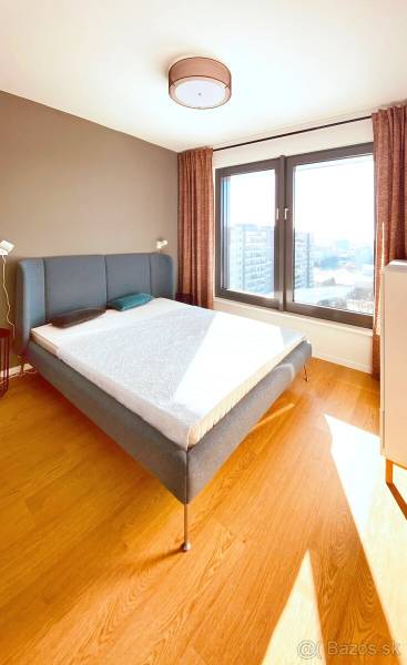 Prodazha 2-komnatnaya, 2-komnatnaya, Zadunajská cesta, Bratislava - Pe