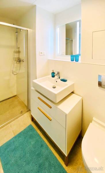 Prodazha 2-komnatnaya, 2-komnatnaya, Zadunajská cesta, Bratislava - Pe