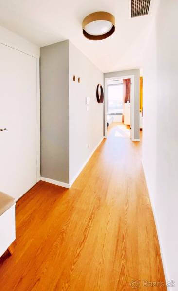 Prodazha 2-komnatnaya, 2-komnatnaya, Zadunajská cesta, Bratislava - Pe