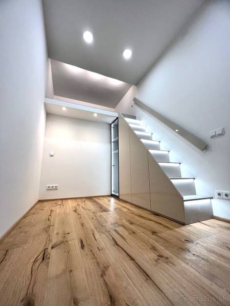 Prodazha 2-komnatnaya, 2-komnatnaya, Neilreichgasse, Wien 10., Favorit