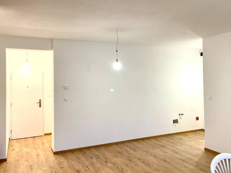 Prodazha 3-komnatnaya, 3-komnatnaya, Rudroffova, Bratislava - Rača, Sl