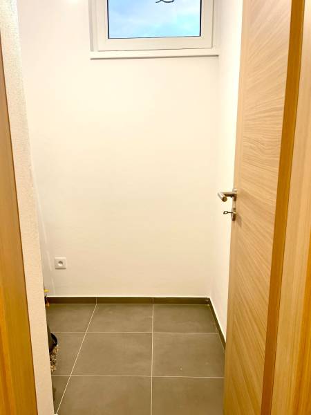 Prodazha 3-komnatnaya, 3-komnatnaya, Rudroffova, Bratislava - Rača, Sl