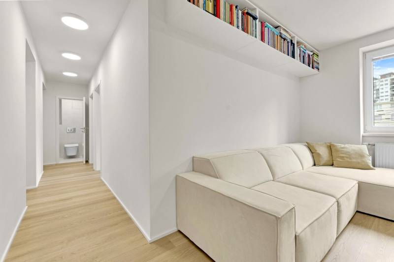 Prodazha 4-komnatnaya, 4-komnatnaya, Miletičova, Bratislava - Ružinov,