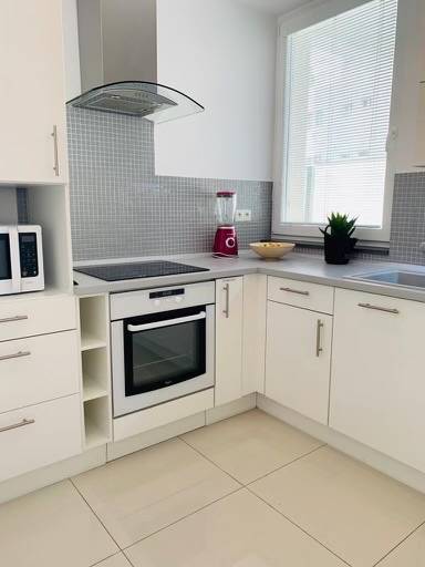 Prodazha 2-komnatnaya, 2-komnatnaya, Palisády, Bratislava - Staré Mest