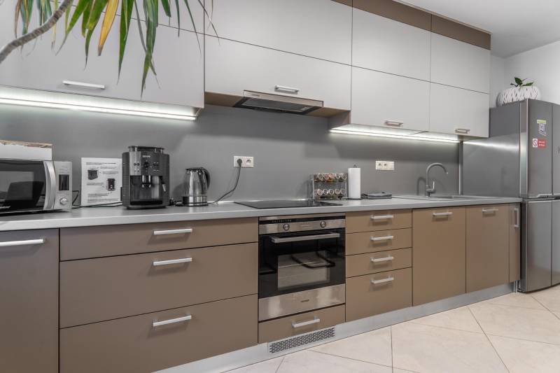 Prodazha 2-komnatnaya, 2-komnatnaya, Námestie 1.mája, Bratislava - Sta