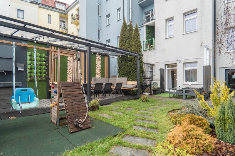 Prodazha 3-komnatnaya, 3-komnatnaya, Námestie 1.mája, Bratislava - Sta