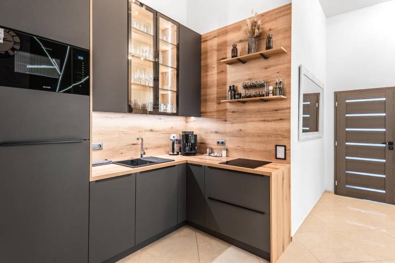 Prodazha 3-komnatnaya, 3-komnatnaya, Námestie 1.mája, Bratislava - Sta