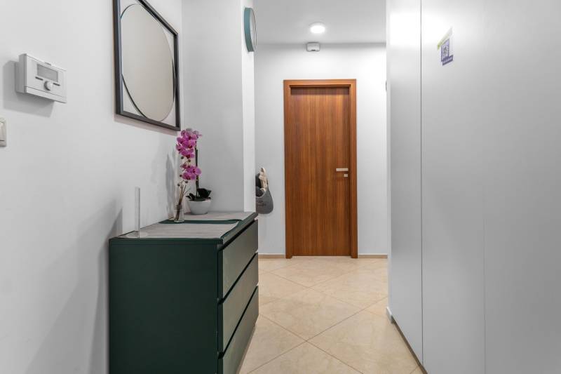 Prodazha 2-komnatnaya, 2-komnatnaya, Námestie 1.mája, Bratislava - Sta