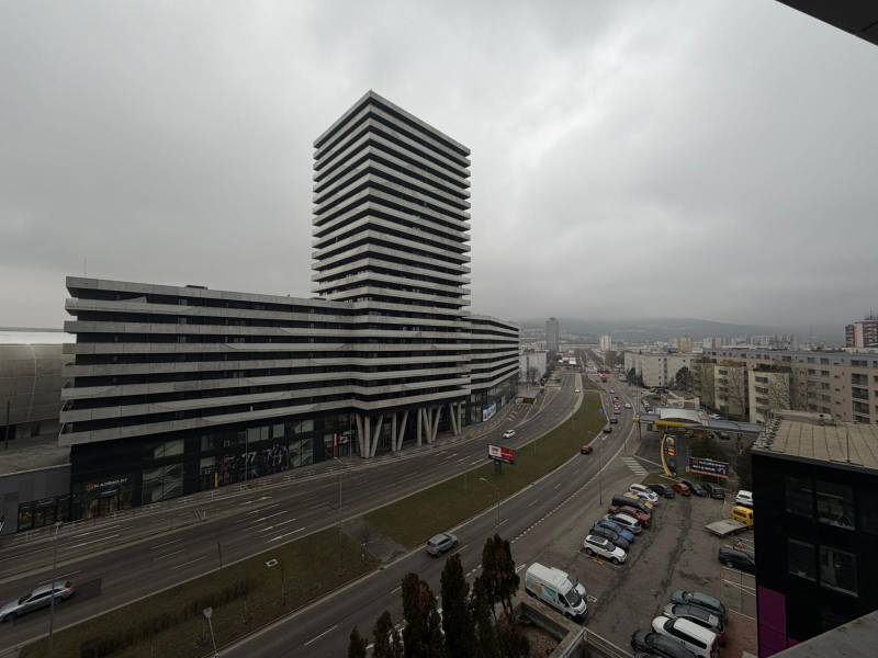 Arenda 3-komnatnaya, 3-komnatnaya, Bajkalská, Bratislava - Nové Mesto,