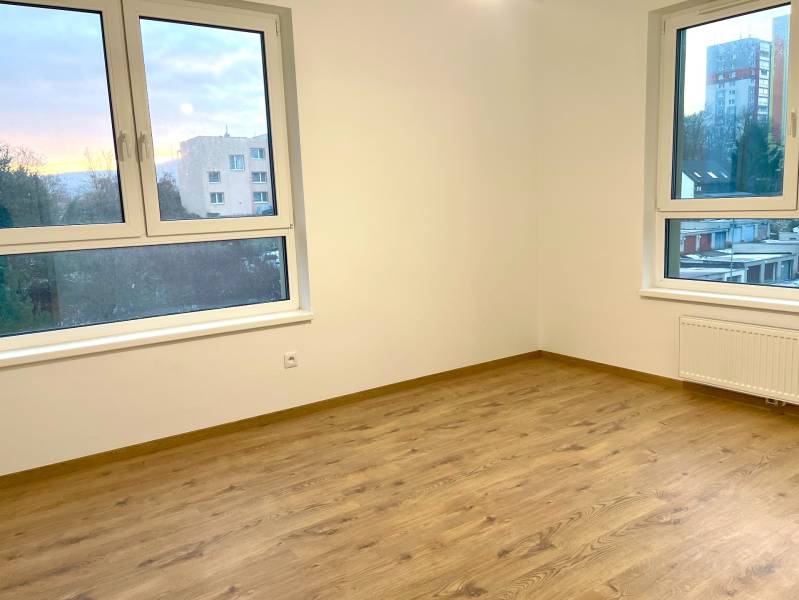 Prodazha 3-komnatnaya, 3-komnatnaya, Rudroffova, Bratislava - Rača, Sl