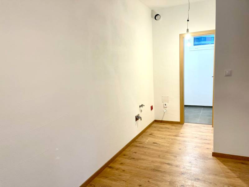 Prodazha 3-komnatnaya, 3-komnatnaya, Rudroffova, Bratislava - Rača, Sl