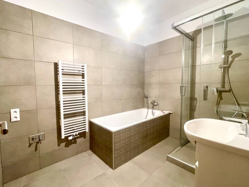 Prodazha 3-komnatnaya, 3-komnatnaya, Rudroffova, Bratislava - Rača, Sl