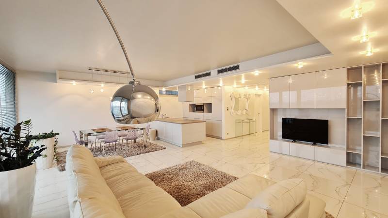 Arenda 3-komnatnaya, 3-komnatnaya, Dvořákovo nábrežie, Bratislava - St