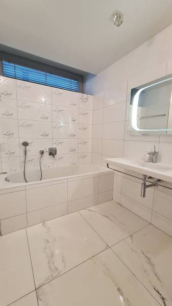 Arenda 3-komnatnaya, 3-komnatnaya, Dvořákovo nábrežie, Bratislava - St