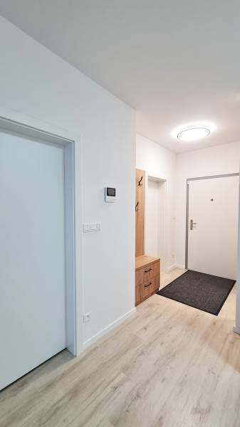 Prodazha 2-komnatnaya, 2-komnatnaya, Mlynské nivy, Bratislava - Ružino