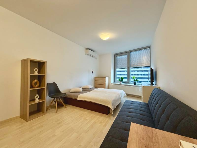 Arenda 3-komnatnaya, 3-komnatnaya, Bajkalská, Bratislava - Nové Mesto,