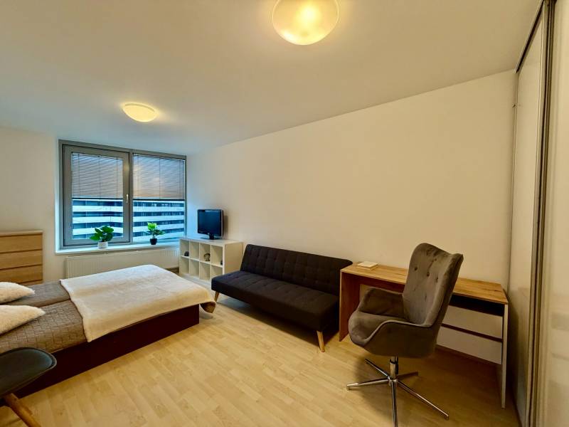 Arenda 3-komnatnaya, 3-komnatnaya, Bajkalská, Bratislava - Nové Mesto,