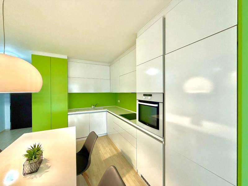 Arenda 3-komnatnaya, 3-komnatnaya, Bajkalská, Bratislava - Nové Mesto,