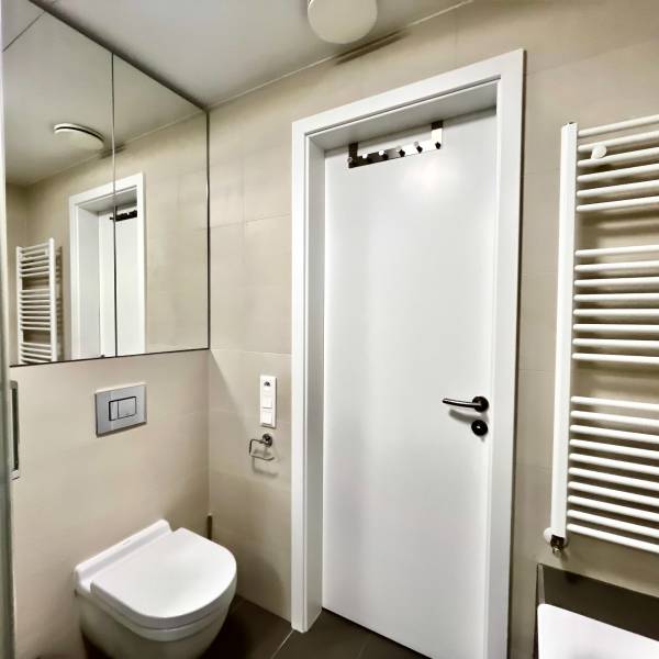 Arenda 3-komnatnaya, 3-komnatnaya, Továrenská, Bratislava - Staré Mest