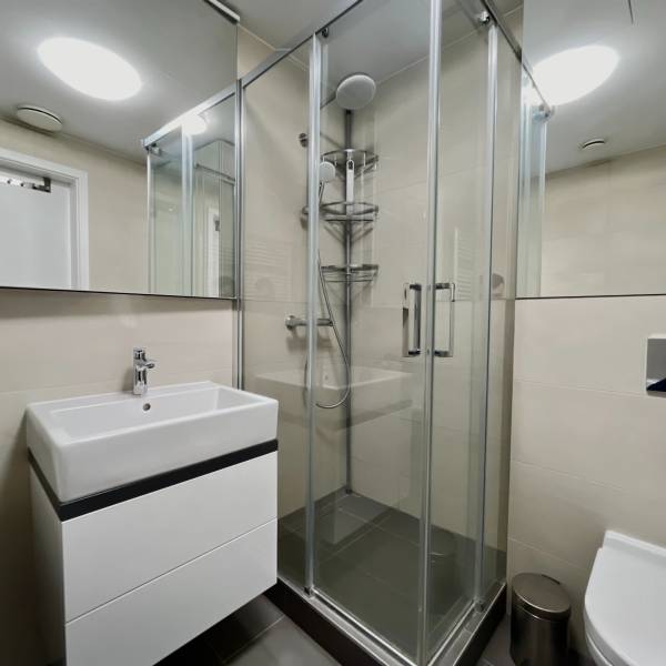 Arenda 3-komnatnaya, 3-komnatnaya, Továrenská, Bratislava - Staré Mest