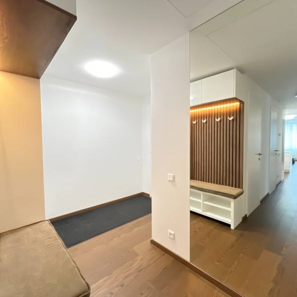 Arenda 3-komnatnaya, 3-komnatnaya, Továrenská, Bratislava - Staré Mest