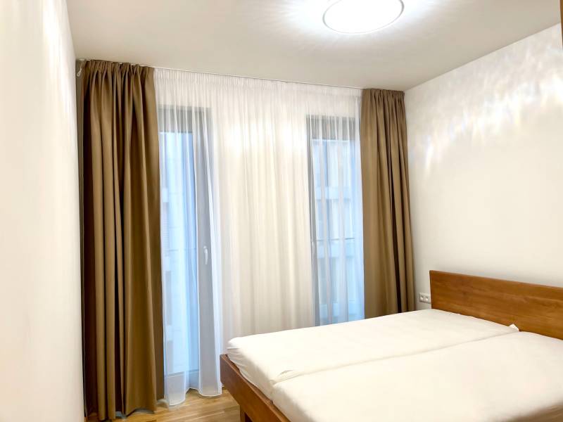 Arenda 3-komnatnaya, 3-komnatnaya, Bottova, Bratislava - Staré Mesto, 