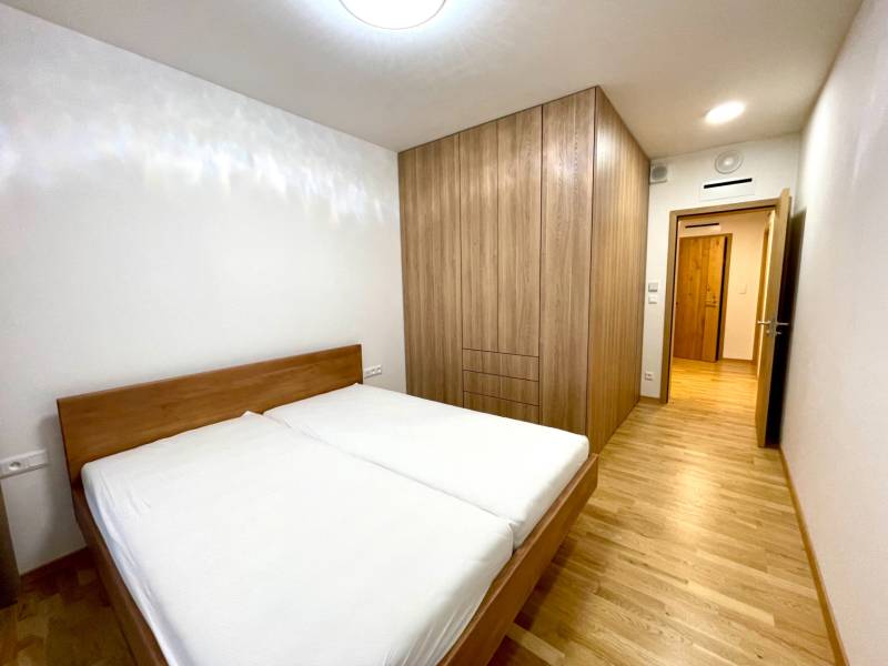 Arenda 3-komnatnaya, 3-komnatnaya, Bottova, Bratislava - Staré Mesto, 