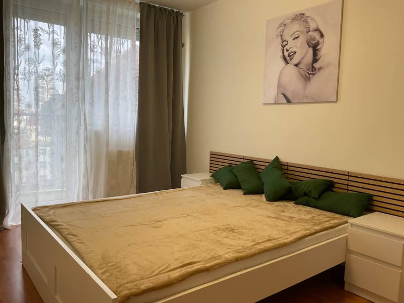 Arenda 3-komnatnaya, 3-komnatnaya, Špitálska, Bratislava - Staré Mesto