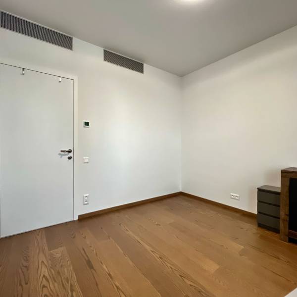 Arenda 3-komnatnaya, 3-komnatnaya, Továrenská, Bratislava - Staré Mest