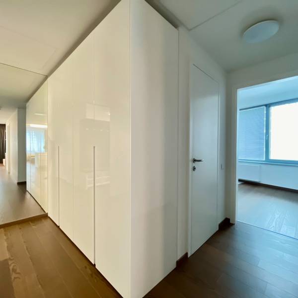 Arenda 3-komnatnaya, 3-komnatnaya, Továrenská, Bratislava - Staré Mest