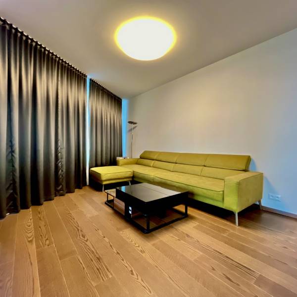 Arenda 3-komnatnaya, 3-komnatnaya, Továrenská, Bratislava - Staré Mest