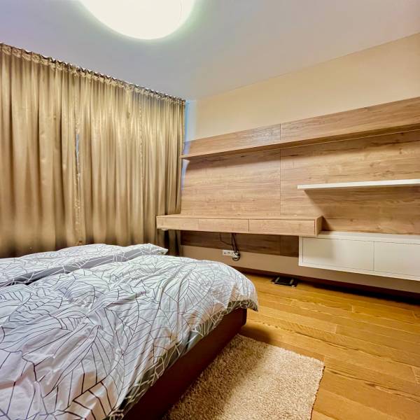 Arenda 3-komnatnaya, 3-komnatnaya, Továrenská, Bratislava - Staré Mest