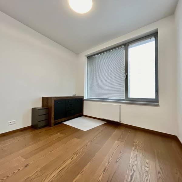 Arenda 3-komnatnaya, 3-komnatnaya, Továrenská, Bratislava - Staré Mest