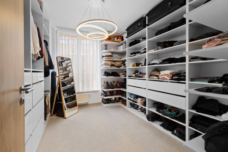 Prodazha 4-komnatnaya, 4-komnatnaya, Bajkalská, Bratislava - Ružinov, 