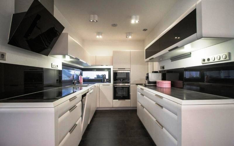 Prodazha CHastnye-doma, CHastnye-doma, Mosonmagyaróvár, Hungary