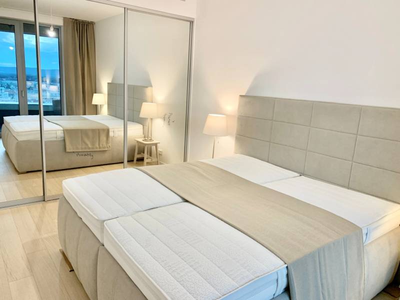 Arenda 2-komnatnaya, 2-komnatnaya, Továrenská, Bratislava - Staré Mest