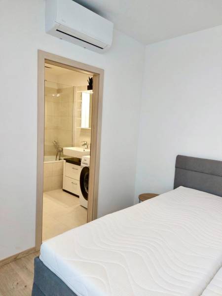 Arenda 2-komnatnaya, 2-komnatnaya, Mlynské nivy, Bratislava - Ružinov,