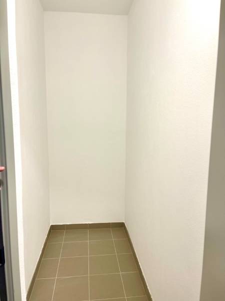 Prodazha 3-komnatnaya, 3-komnatnaya, Rudroffova, Bratislava - Rača, Sl