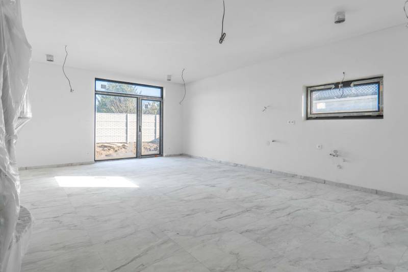 Prodazha CHastnye-doma, CHastnye-doma, Galanta, Slovakia