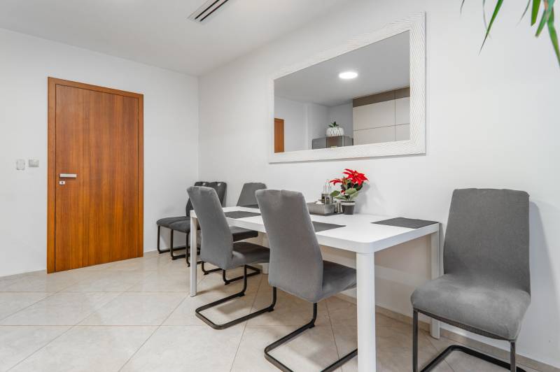 Prodazha 2-komnatnaya, 2-komnatnaya, Námestie 1.mája, Bratislava - Sta