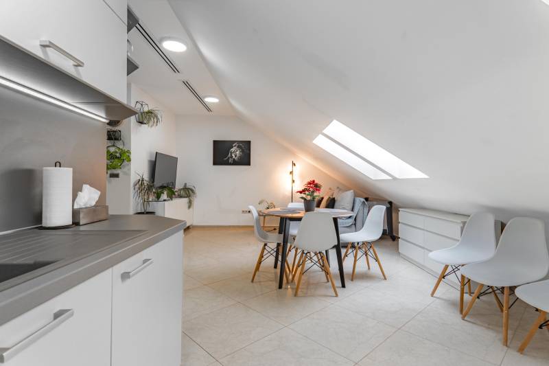 Prodazha 2-komnatnaya, 2-komnatnaya, Námestie 1.mája, Bratislava - Sta