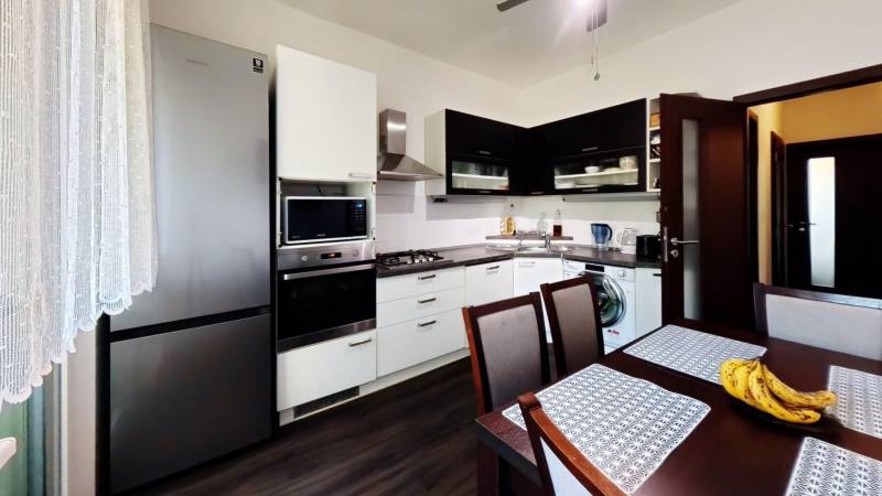 Prodazha 4-komnatnaya, 4-komnatnaya, Vyšehradská 23, Bratislava - Petr