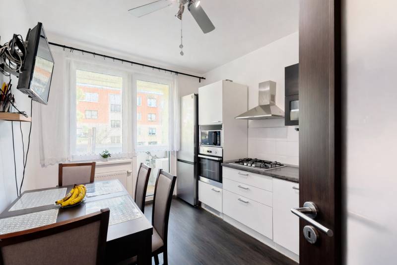 Prodazha 4-komnatnaya, 4-komnatnaya, Vyšehradská, Bratislava - Petržal