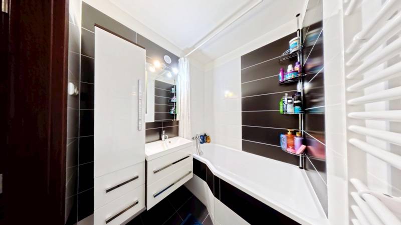 Prodazha 4-komnatnaya, 4-komnatnaya, Vyšehradská 23, Bratislava - Petr