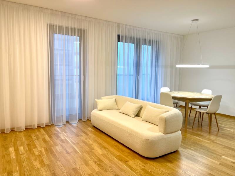 Arenda 3-komnatnaya, 3-komnatnaya, Bottova, Bratislava - Staré Mesto, 