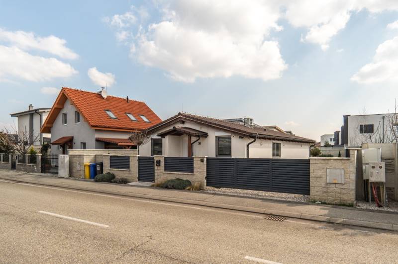 Prodazha CHastnye-doma, CHastnye-doma, Dlhá, Pezinok, Slovakia