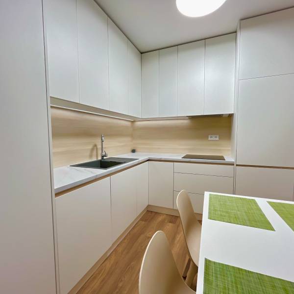 Arenda 3-komnatnaya, 3-komnatnaya, Hraničná, Bratislava - Nové Mesto, 