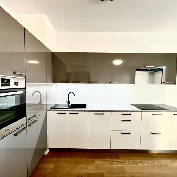 Arenda 2-komnatnaya, 2-komnatnaya, Súkennícka, Bratislava - Ružinov, S