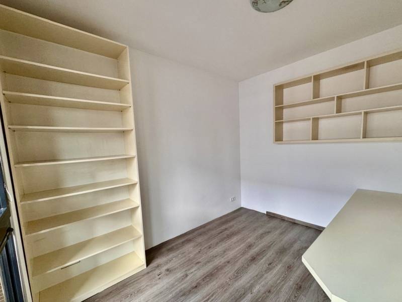 Arenda 3-komnatnaya, 3-komnatnaya, Košická, Bratislava - Ružinov, Slov
